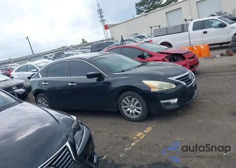2015 Nissan Altima 2.5/2.5 S/2.5 Sl/2.5 Sv from USA, damaged, VIN 1N4AL3AP0FC285997
